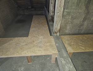 Zateplení stropu zděné budovy školy pomocí foukané izolace